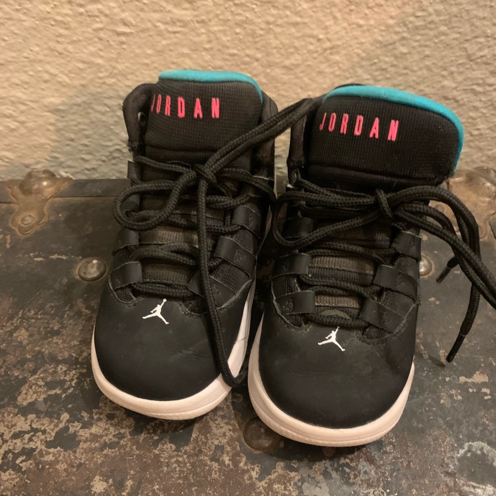 Jordan Max Aura Basketball Toddler.